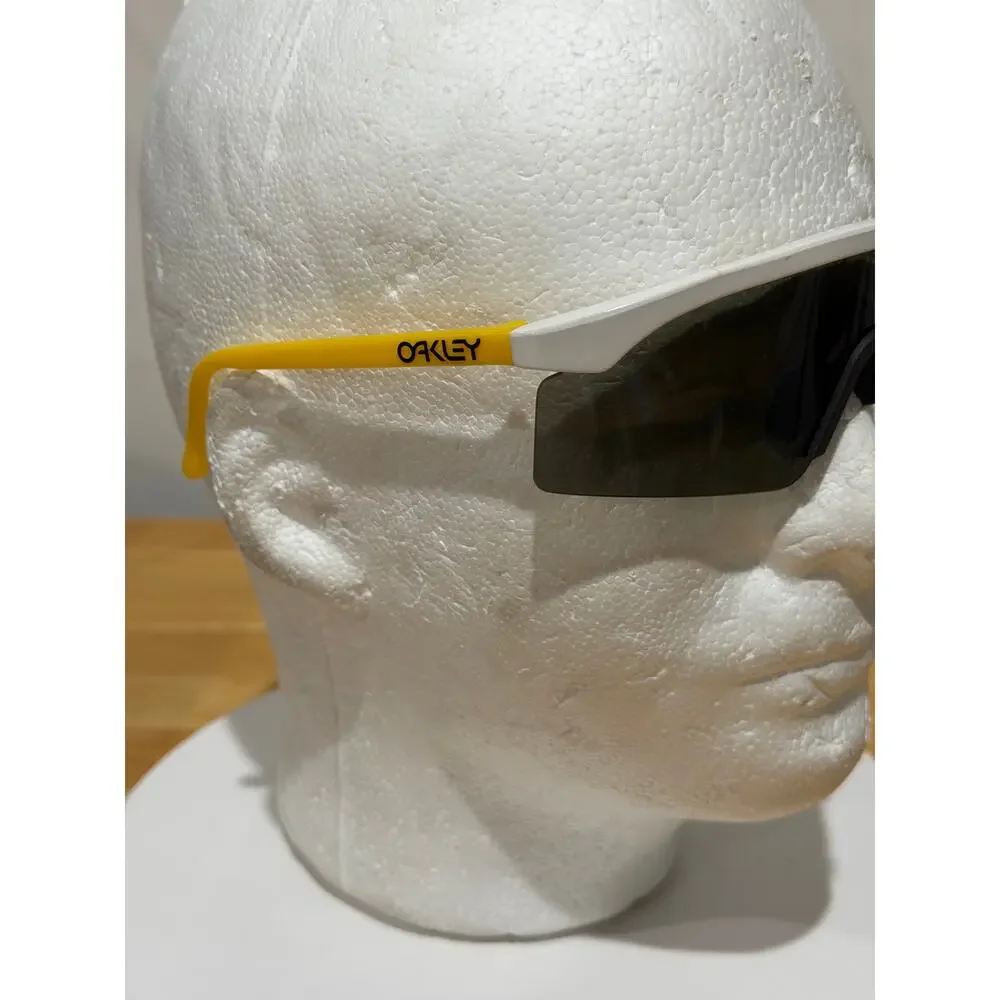 Vintage Oakley Blades Sunglasses White Yellow Shield Grey Lens w Box PAT D293450